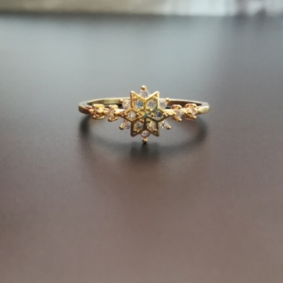 Gold Diamond Snowflake Ring - Picture 2 of 6